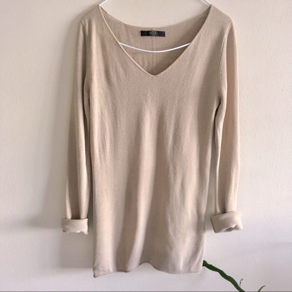 ★SOLD★Soft Beige Sweater - Picture 1 of 8